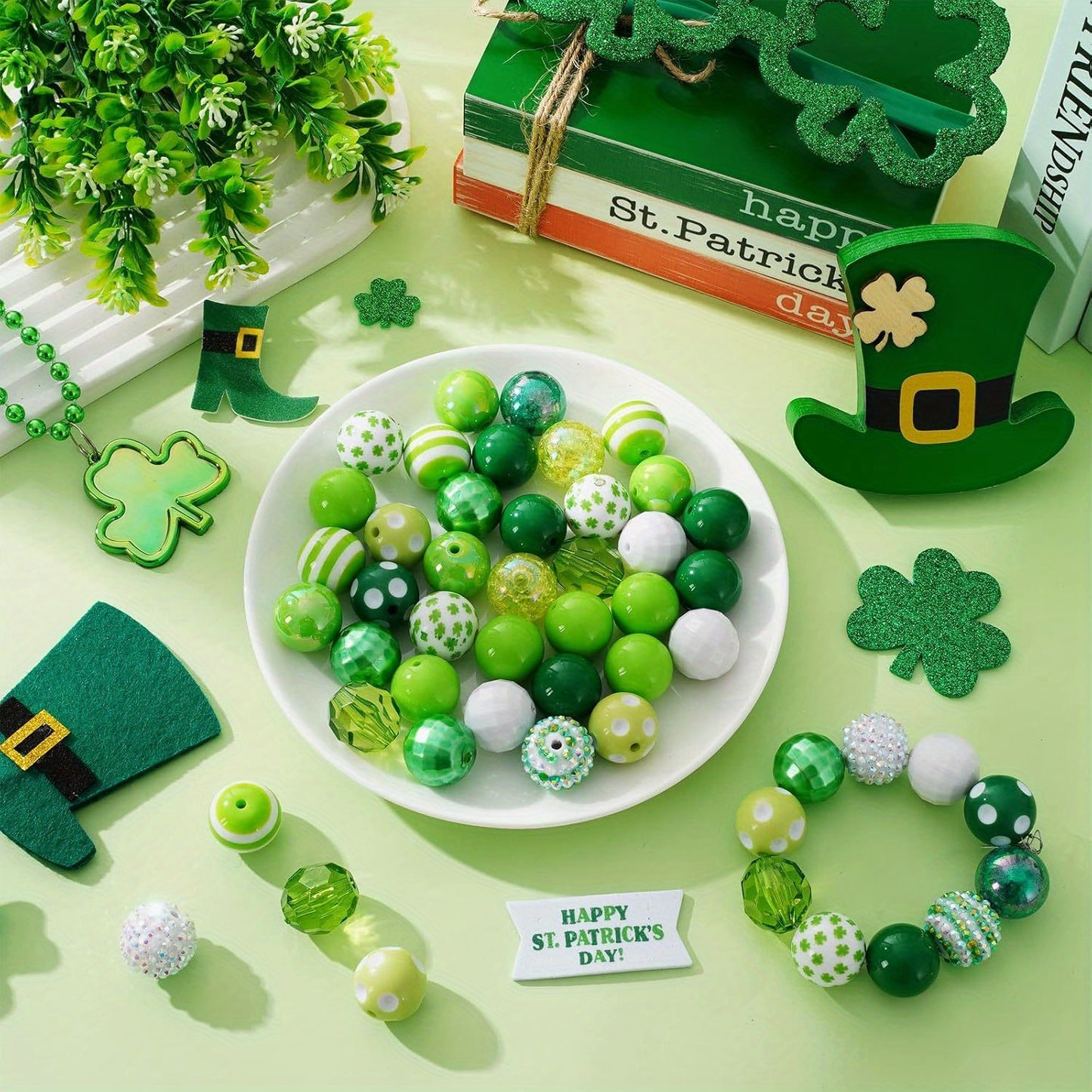 100pcs St. Patrick's Day Craft Beads Set - 20mm Glossy Green Shamrock & White Spacer Beads, Jumbo Plastic Bubblegum Beads with Clover Patterns for DIY Jewelry and Festive Crafts