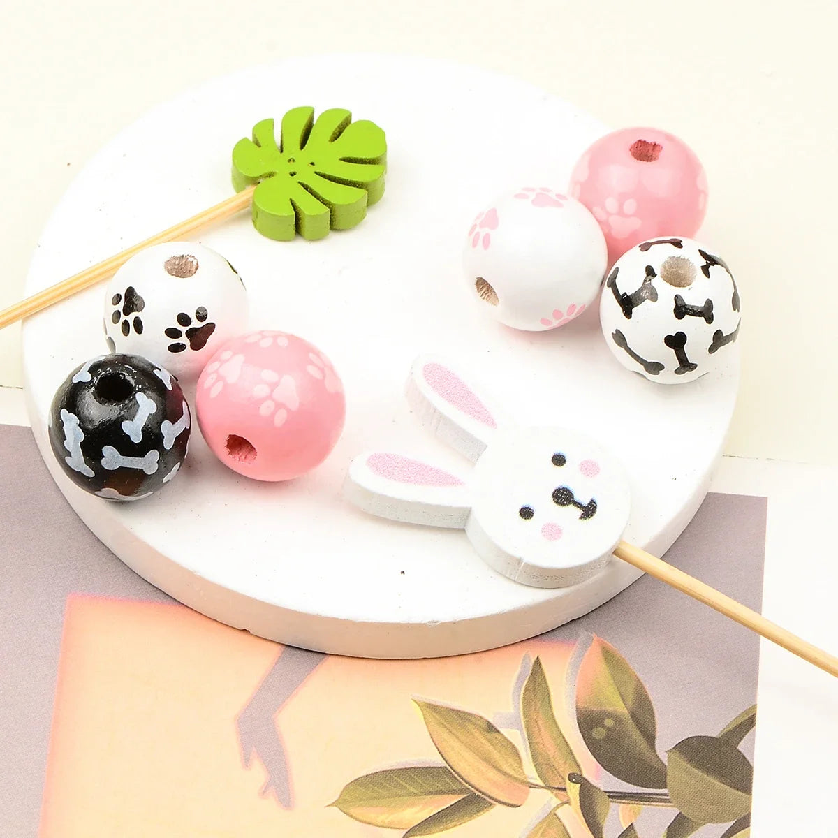 15pcs Dog footprint and bone Printed pattern wood bead Charm Large Hole Bead for Gift DIY Necklace Bracelet Jewelry Accessories