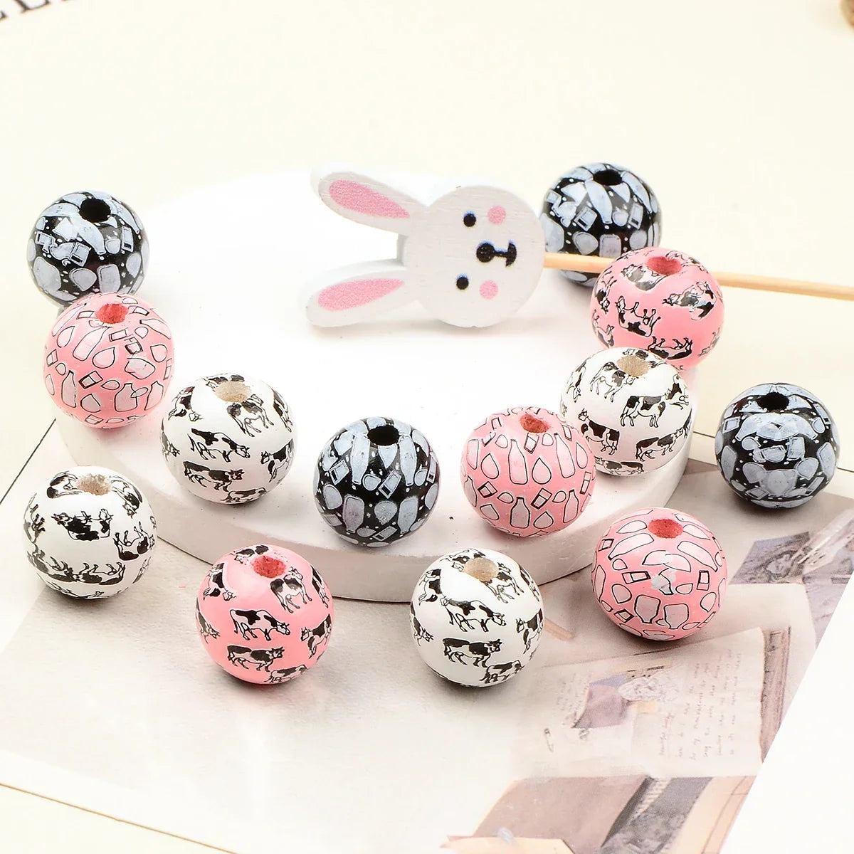 15pcs Hand-painted cow and bottle pattern wooden bead Charm Large Hole Bead for Gift DIY Necklace Bracelet Jewelry Accessories