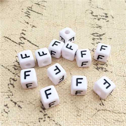 100PCS 10*10MM Square Acrylic Letter Beads Single Alphabet A ABC Mix Printing White English Character Bracelet Jewelry Beads