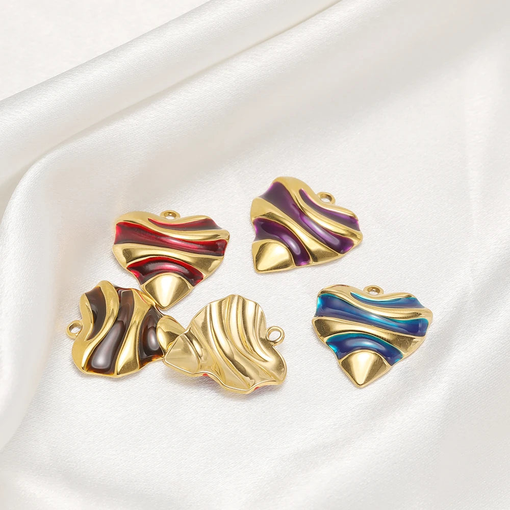 Vintage Exquisite Stainless Steel 18k Gold Plated 26*24mm Enamel Heart Charm Pendant for Diy Jewelry Making Wholesale