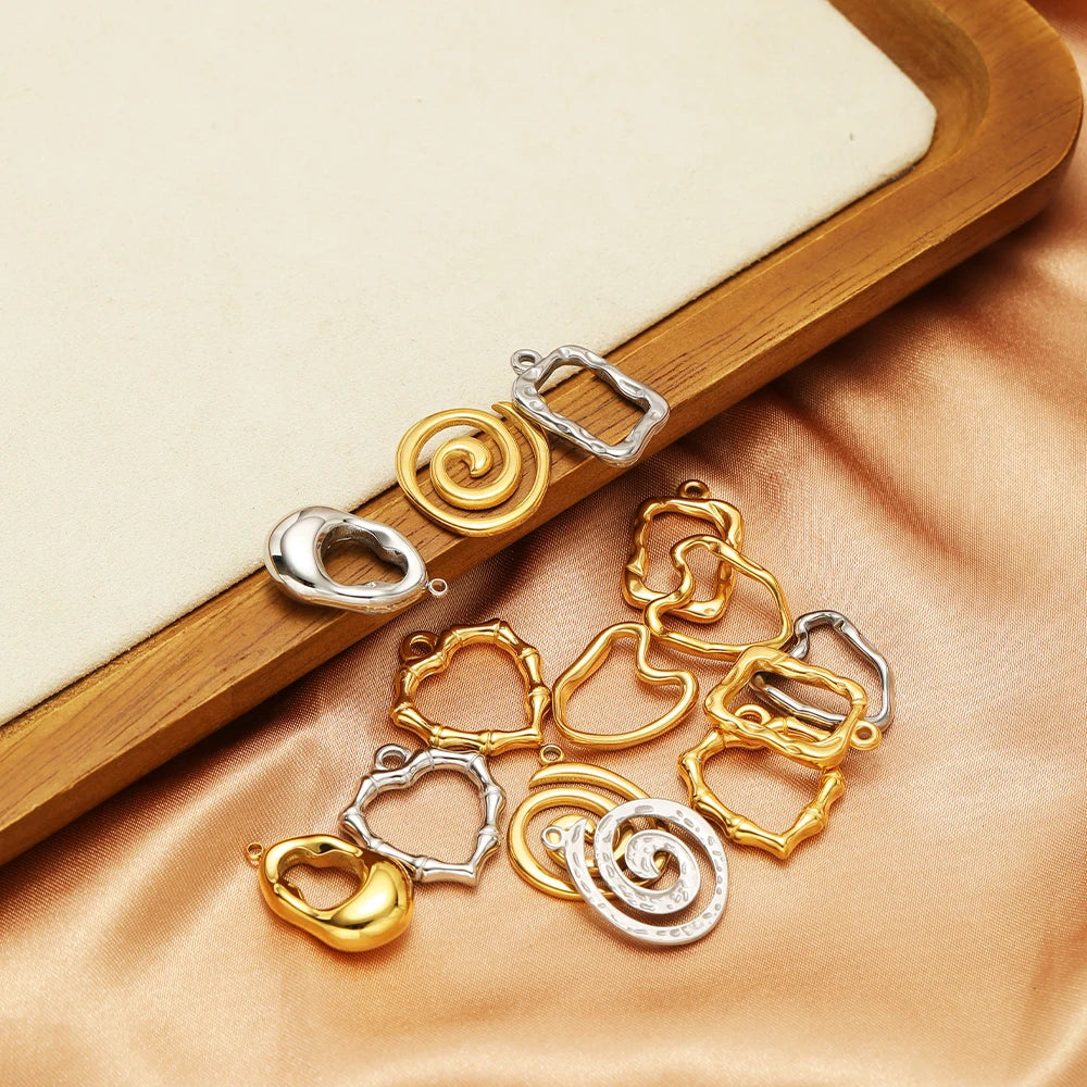 Hot Sale Fashion 18k Gold Plated Stainless Steel Creative Spiral Vortex Heart Square Handbag Charm Pendant for Jewelry Making