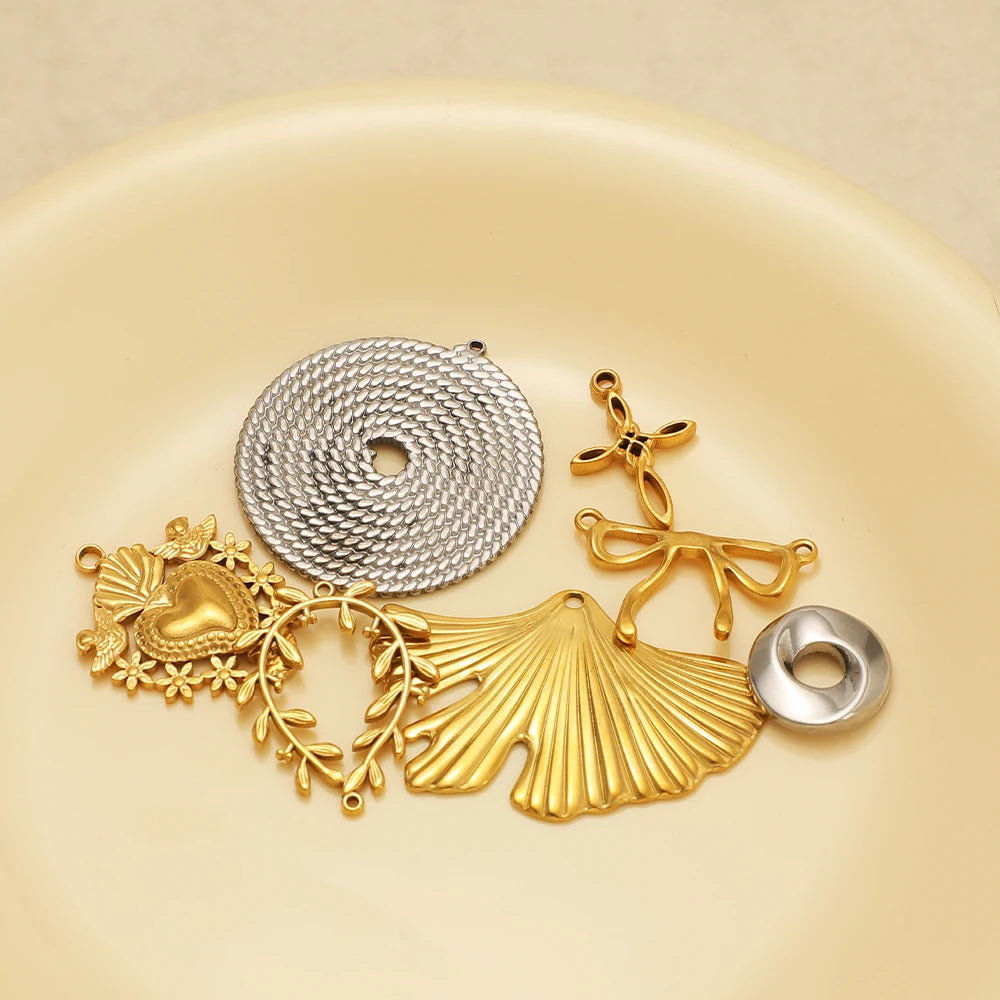 Wholesale Gold Plated Stainless Steel Moon Sun Leaf Cross Heart Charm Pendant for DIY Jewelry Necklace Making