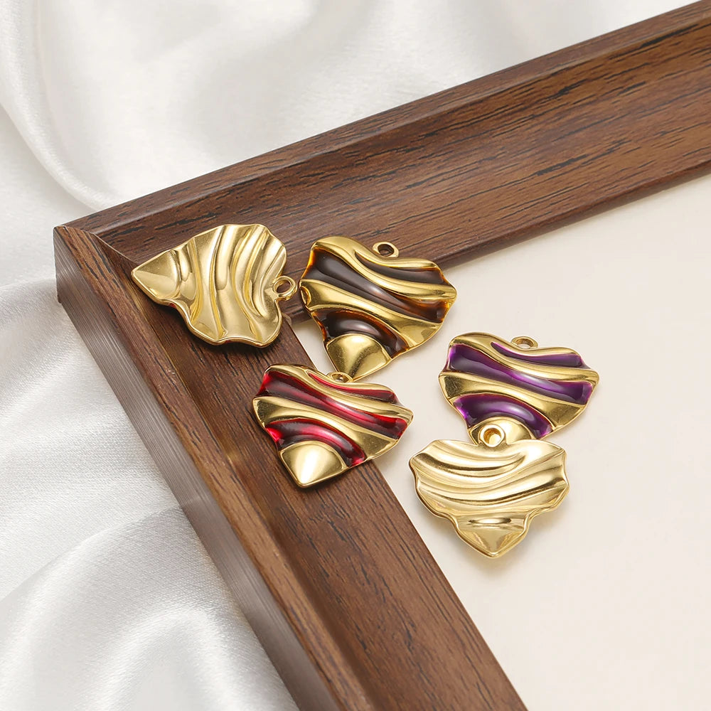 Vintage Exquisite Stainless Steel 18k Gold Plated 26*24mm Enamel Heart Charm Pendant for Diy Jewelry Making Wholesale