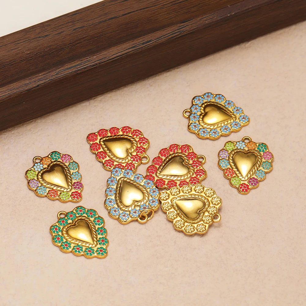 Hot Selling 304 Stainless Steel 18k Pvd Gold Plated Flower Pattern Heart Charm Pendant for Jewelry Necklace Making