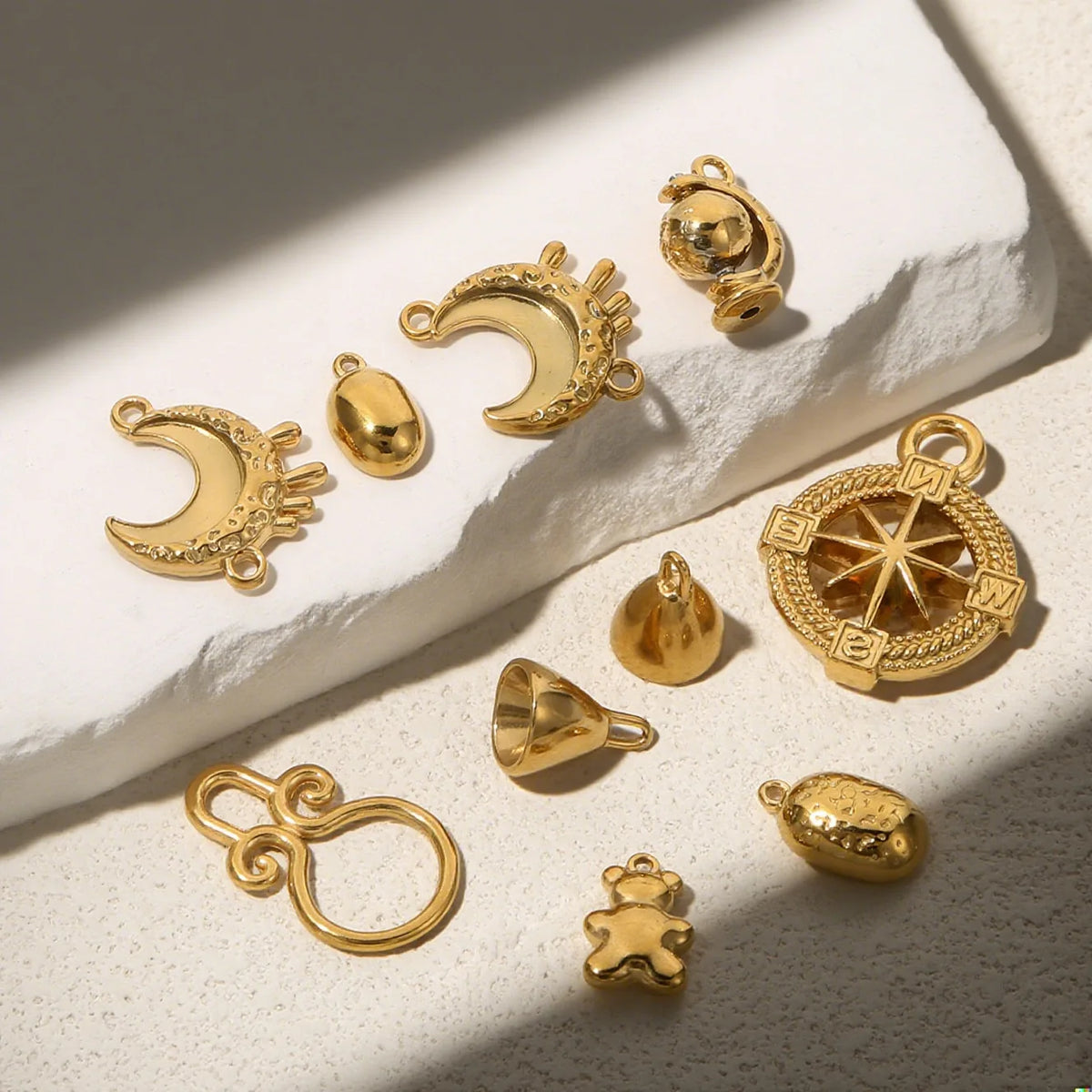 Trendy Stainless Steel 18k Gold Plated Moon Tellurion cat Charms Pendant for DIY Jewelry Necklace Making
