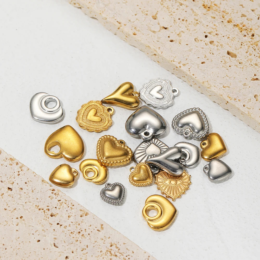 Fashion Stainless Steel 18k Gold Plated Difform Heart Charm Pendant for Diy Jewelry Necklace Earring Making Bulk