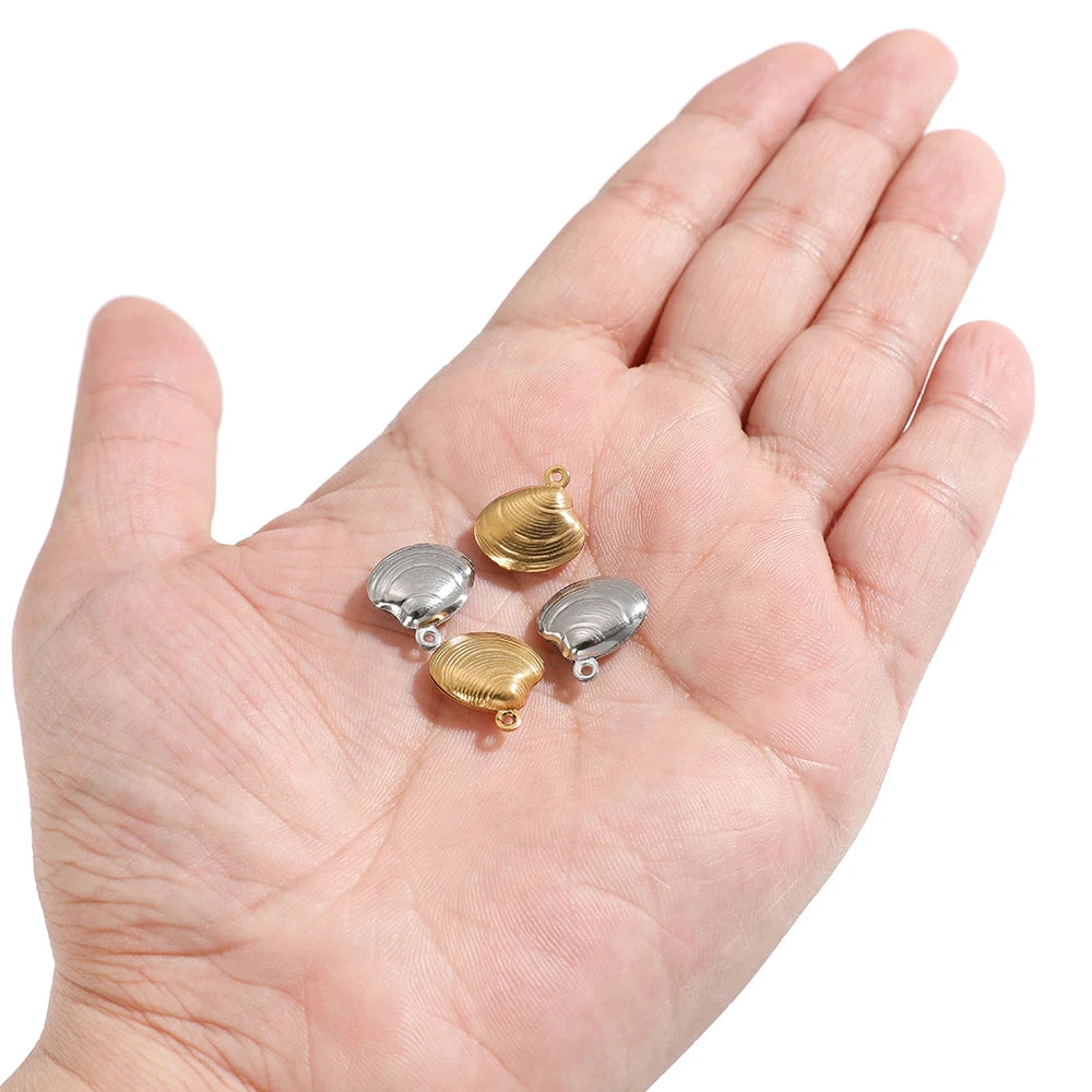 Ocean Style 304 Stainless Steel 18k Gold Plated 14mm Hollow Shells Pendant Charm  for Jewelry Necklace Making Accessories