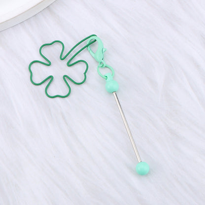 New four-leaf clover keychain, creative DIY beaded four-leaf clover shape keychain, backpack, luggage pendant in stock.