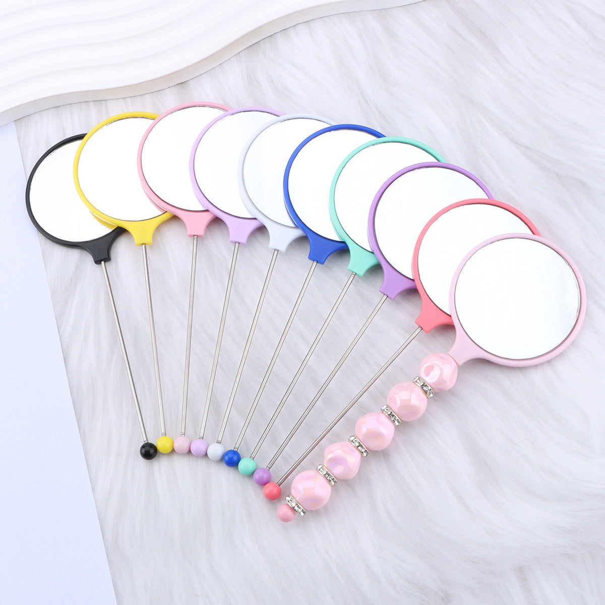 Handheld round makeup mirror high definition student portable makeup ins wind mini handle small mirror spot