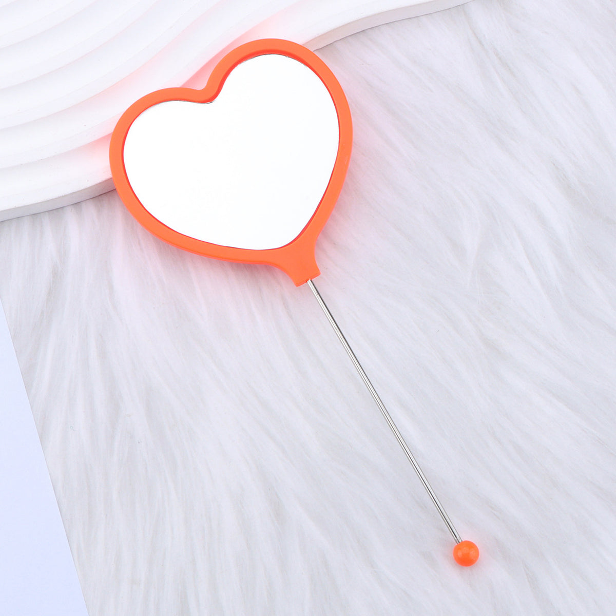 Heart-shaped makeup mirror, love DIY beaded mirror, handheld makeup mirror, portable single-sided vanity mirror, plastic spot.