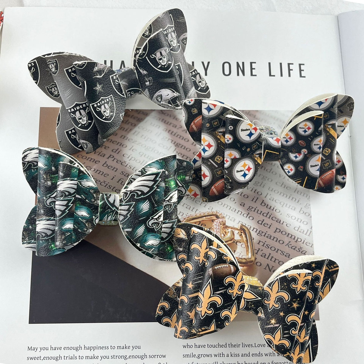 Cross-border fashion football team bow creative fashion PU beaded new DIY acrylic sugar loose beads