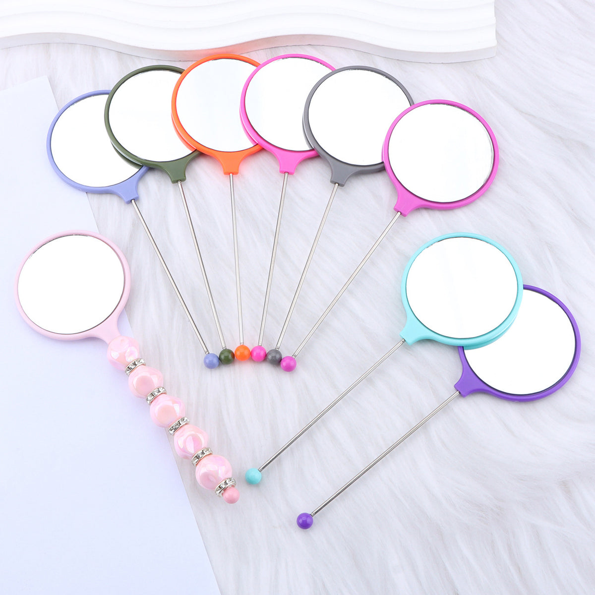 Handheld round makeup mirror high definition student portable makeup ins wind mini handle small mirror spot