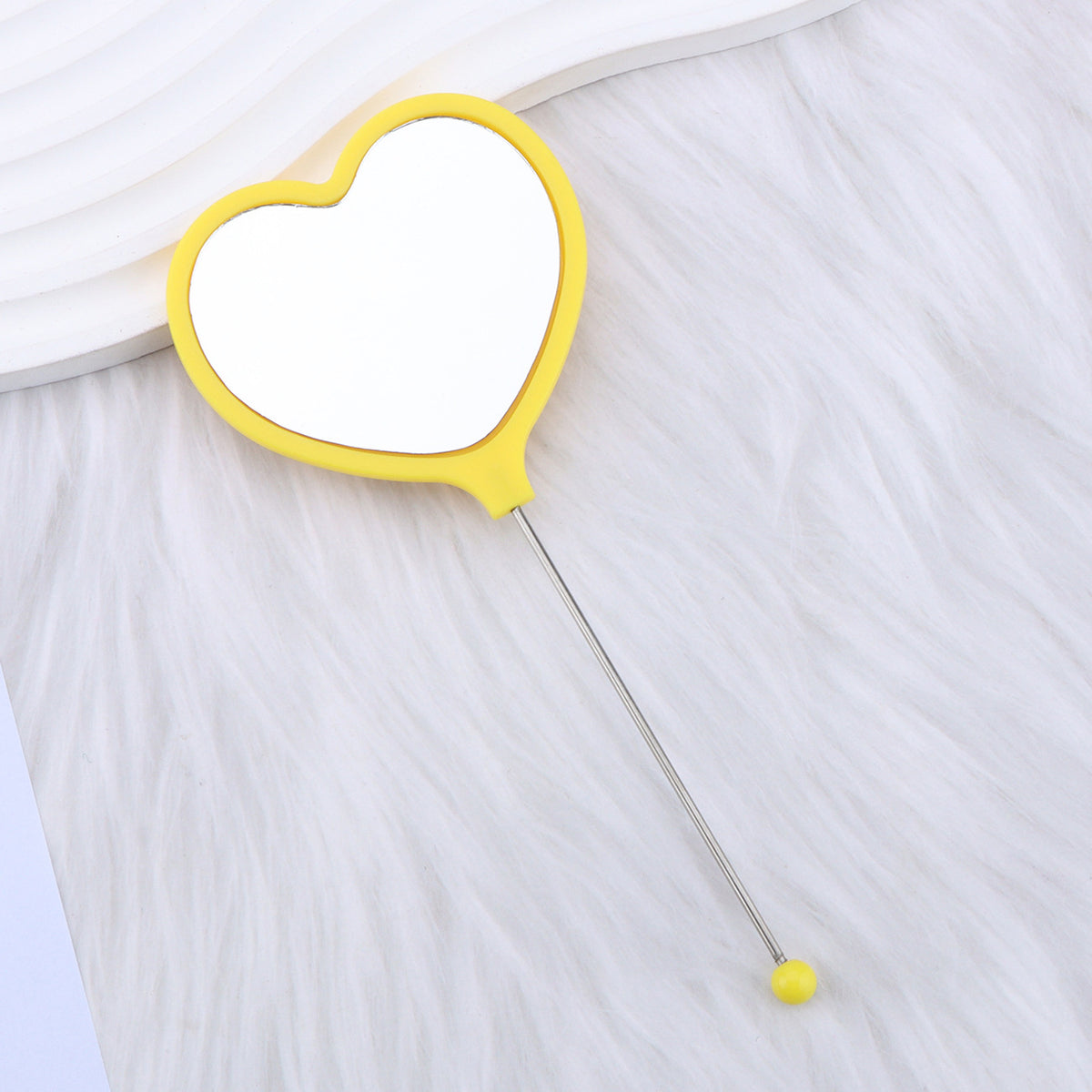 Heart-shaped makeup mirror, love DIY beaded mirror, handheld makeup mirror, portable single-sided vanity mirror, plastic spot.