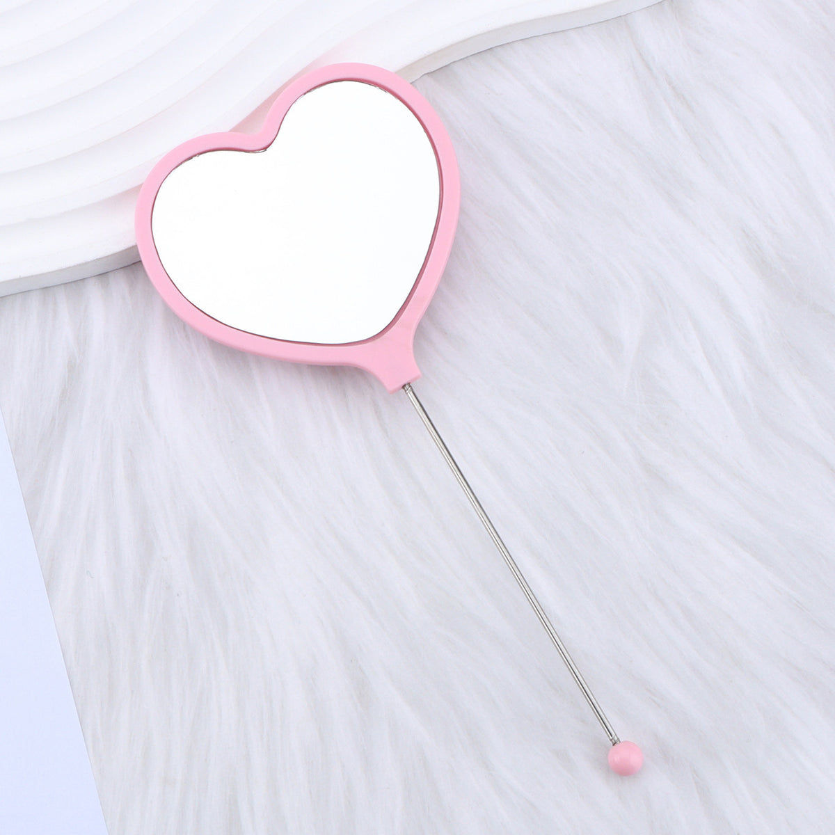 Heart-shaped makeup mirror, love DIY beaded mirror, handheld makeup mirror, portable single-sided vanity mirror, plastic spot.