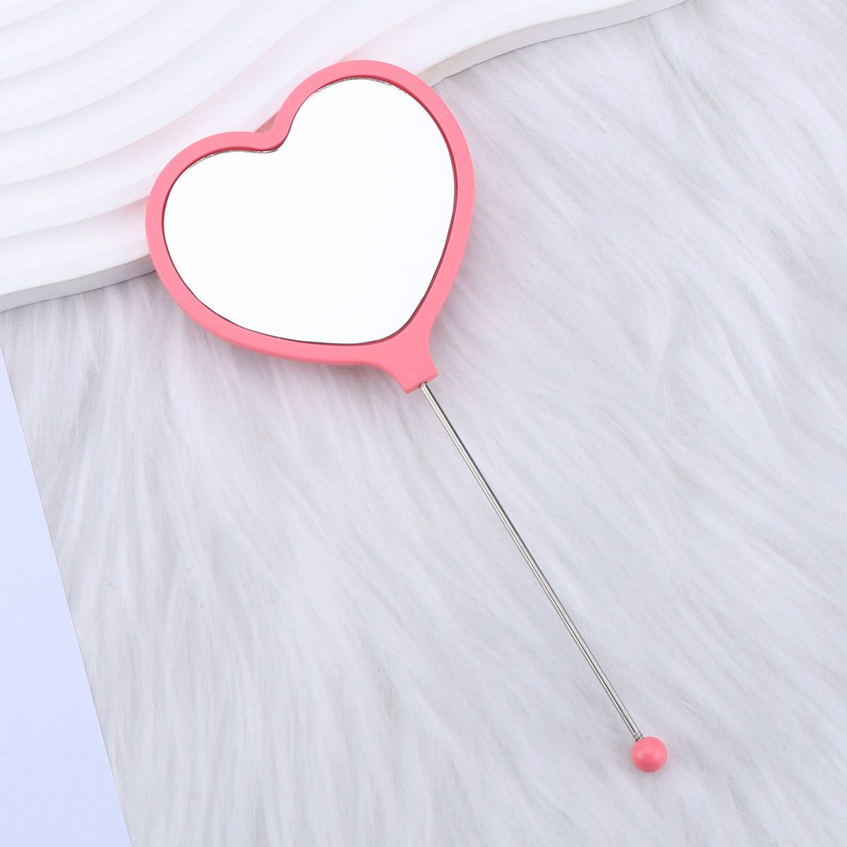 Heart-shaped makeup mirror, love DIY beaded mirror, handheld makeup mirror, portable single-sided vanity mirror, plastic spot.
