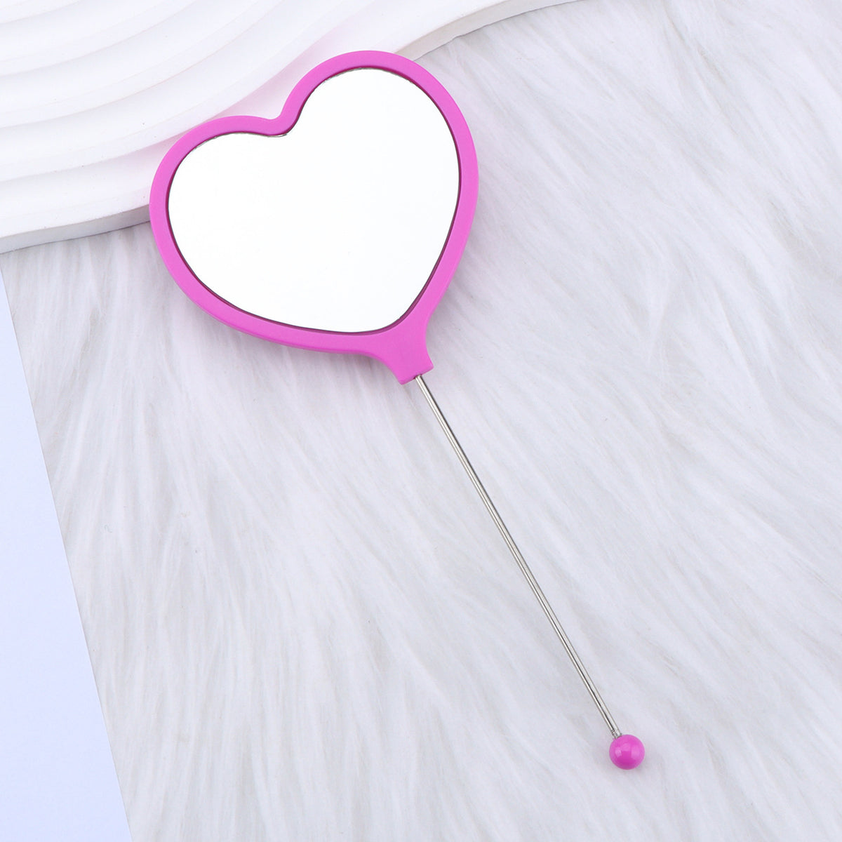 Heart-shaped makeup mirror, love DIY beaded mirror, handheld makeup mirror, portable single-sided vanity mirror, plastic spot.