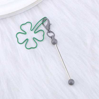 New four-leaf clover keychain, creative DIY beaded four-leaf clover shape keychain, backpack, luggage pendant in stock.